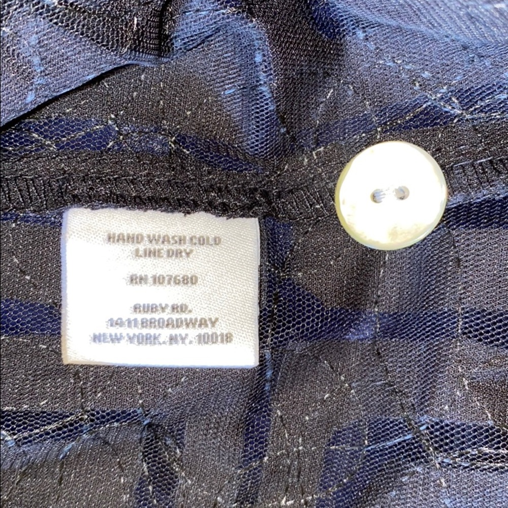 😍RUBY RD. PETITES. 5 BUTTON JACKET. SHEER DESIGN - Picture 8 of 10
